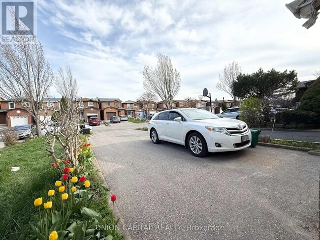 Photo - 115 Dunbar Crescent