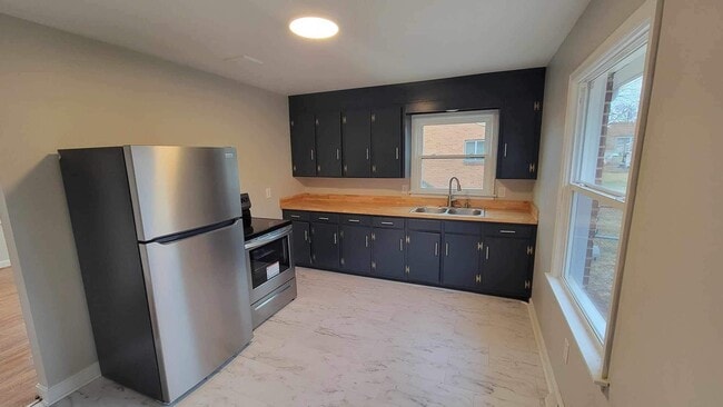 Photo - 1442 Filson St