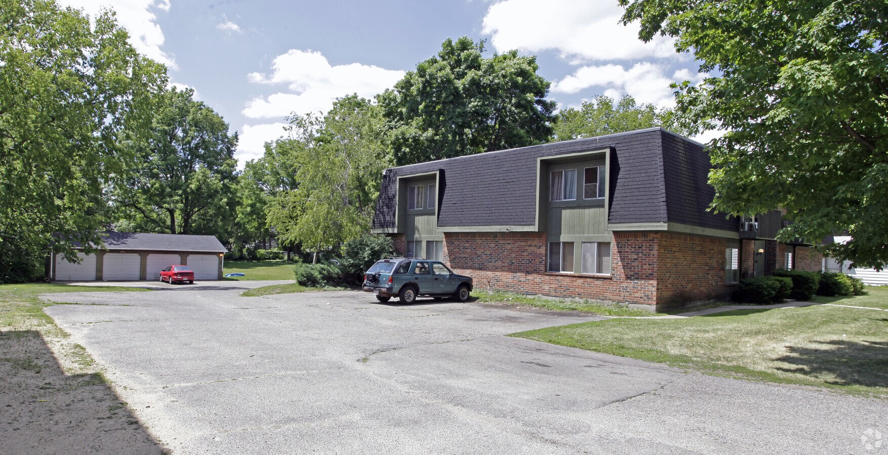 Photo - 940 W Grand Ave