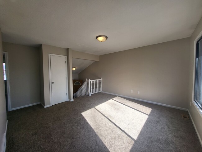 Photo - 4 Bedroom split-level home with garage!