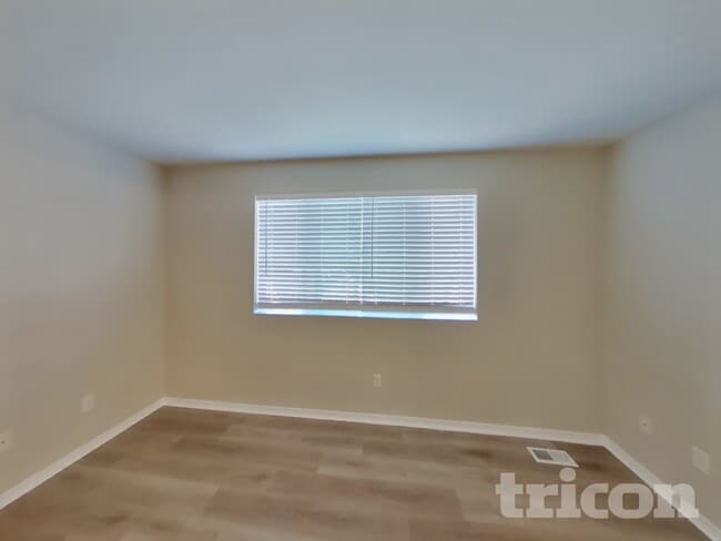 Photo - 2514 Chateau Dr