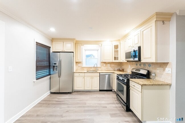 Photo - 122 Oberlin Rd