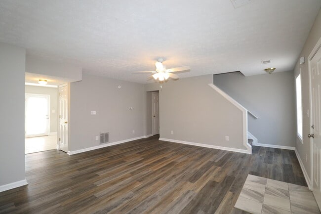 215 Elkchester Cir
