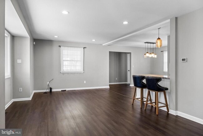 Photo - 2211 New Albany Rd