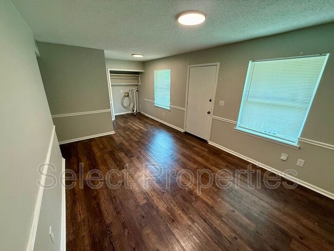 Photo - 2015 Stonemill Dr Unit 1