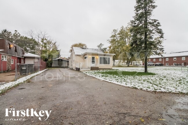 Photo - 1369 Hinman St