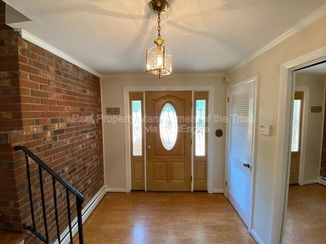 Photo - 926 Hilltop Blvd