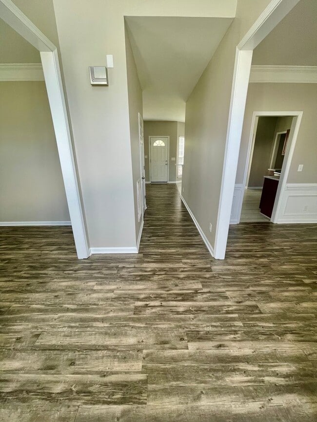 Photo - Gorgeous 5 Beds 3 Bath home | Located in the Mallard Creek- Withrow Downs Community