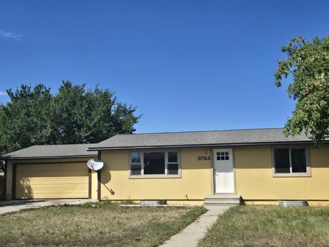 Building Photo - 3724 Aster St Rental