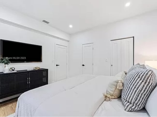 Photo - 1720 SW 73rd Ave