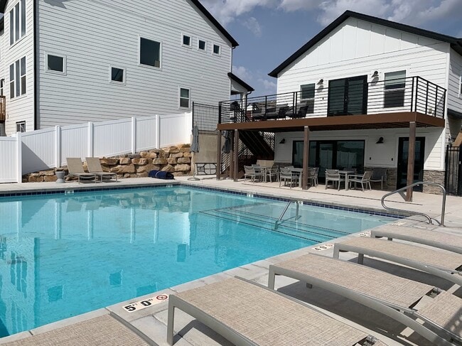 Photo - 4356 Hurstbourne Dr