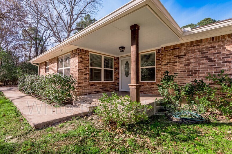 Photo - 1022 Landing Way