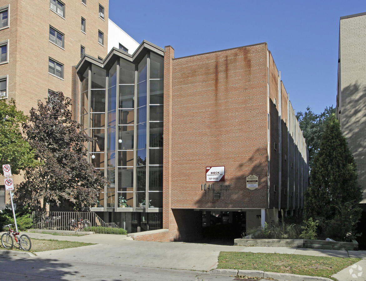 Knapp Street Apartments - Knapp Street Apartments