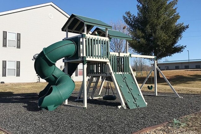 SUNDANCE MARSHALLTOWN APARTMENTS
