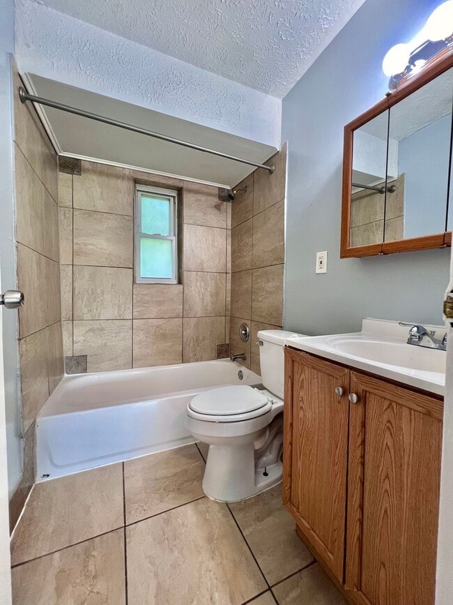 Photo - Section 8 APPROVED  3-bedroom Unit 2824 Westknolls Ln - 3