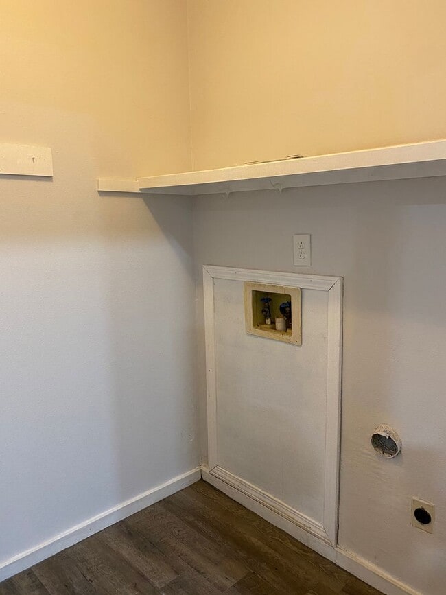 Photo - Spacious 4 Bedroom, 2 Bathroom over 1700 sqft. Duplex in Westridge!