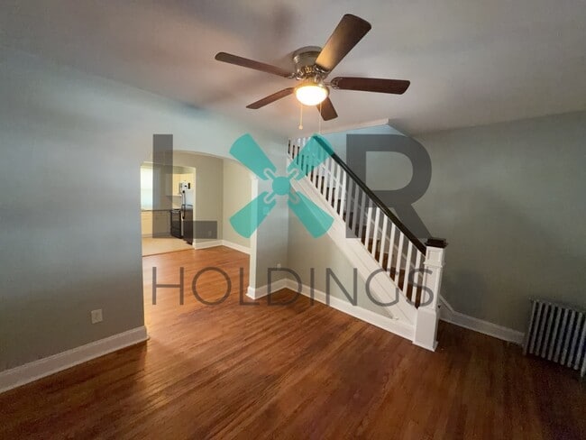 Photo - 304 Berbro St