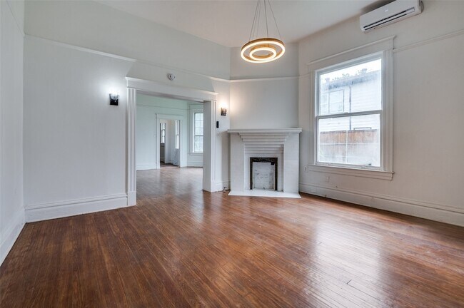 Photo - 612 W 9th St