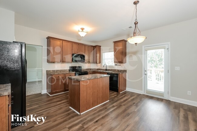 Photo - 6275 Cove Creek Dr
