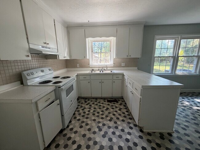 Photo - 127 Oak Circle Dr
