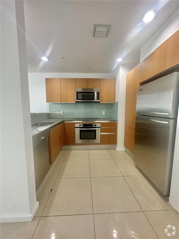 Building Photo - 1050 Brickell Ave Rental