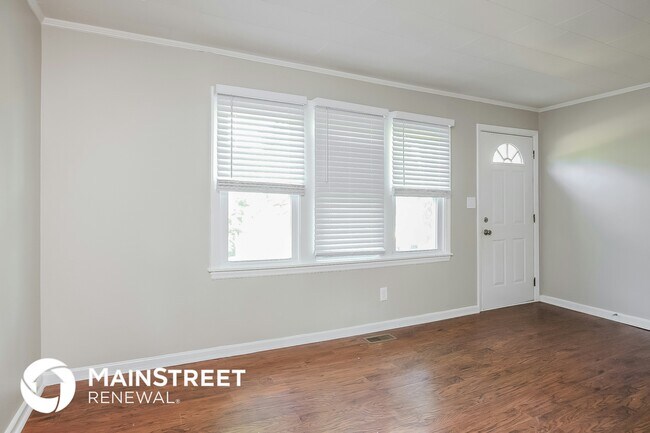 Photo - 827 Elmira Ave