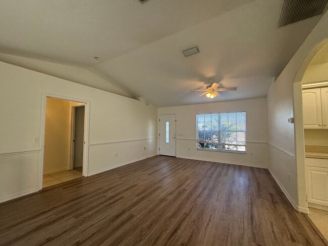 Photo - 3104 Tonkin Dr