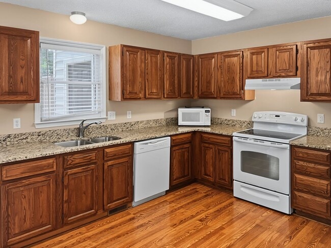 Photo - 6749 Chauncey Dr