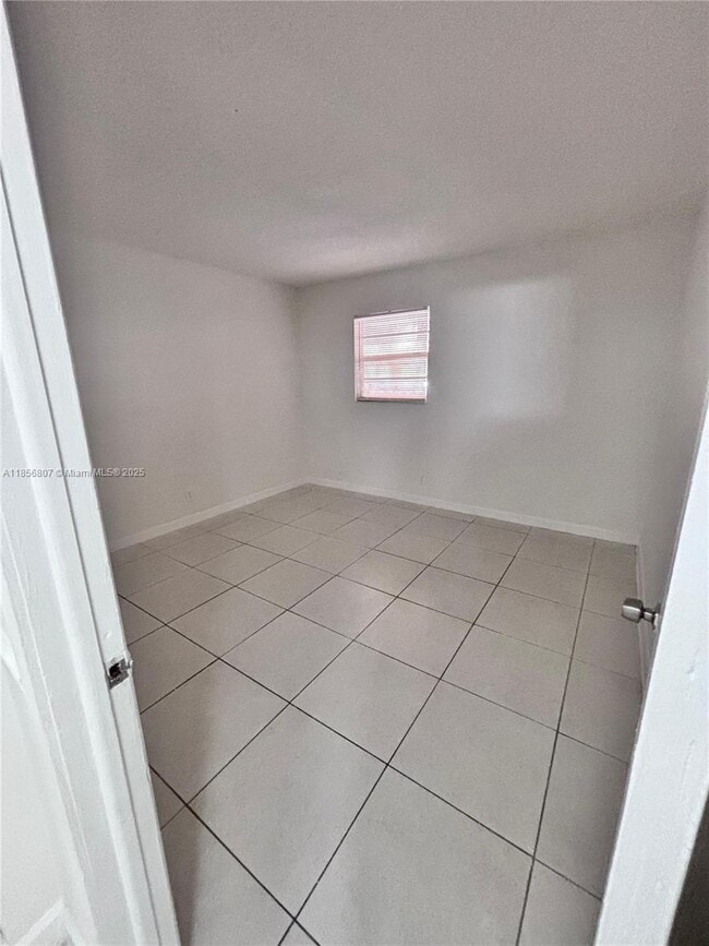 Photo - 430 Commodore Dr Unit 104