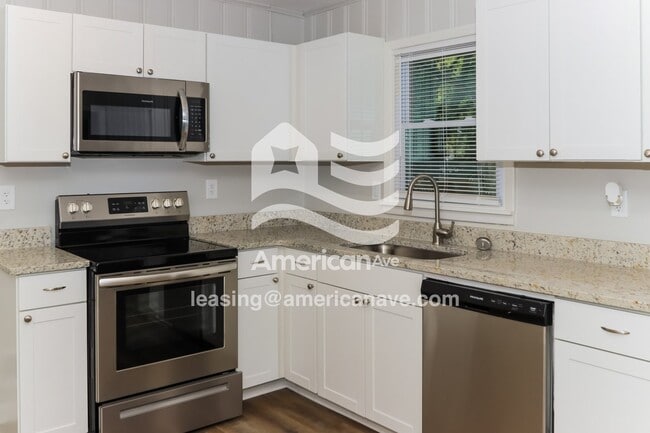 Photo - 1570 Engle Dr