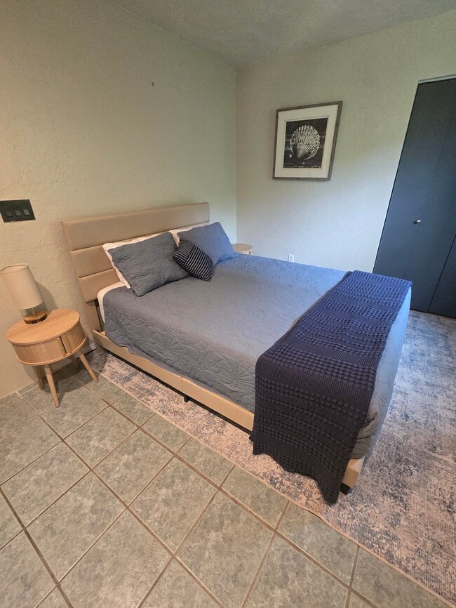 Photo - 580 Waddell St Unit 1 br 1 bath