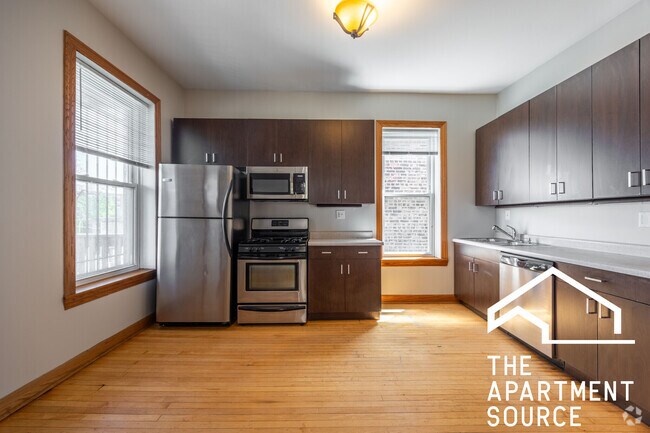Building Photo - 3110 W Fullerton Ave Unit 2 Rental