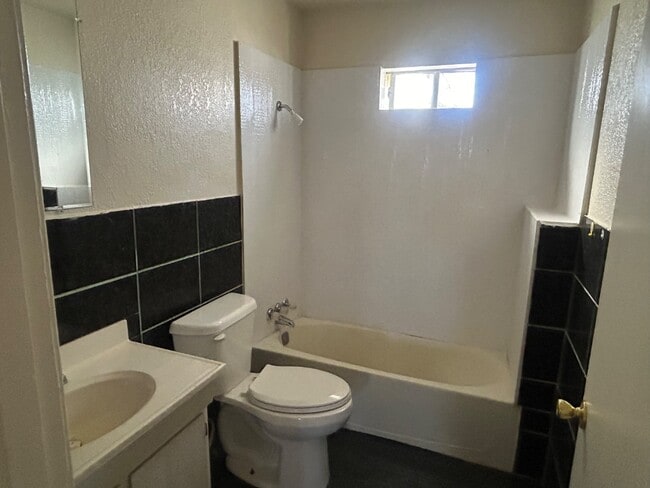 Photo - 206 S Pecos St