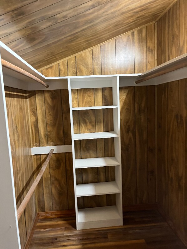 Photo - 106 W 7th St
