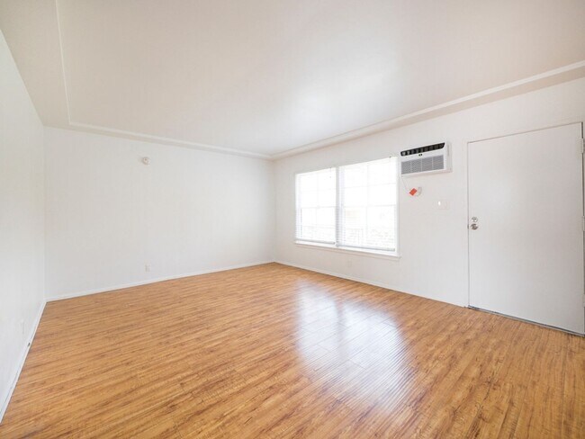 Photo - 1801 N. Garfield Pl