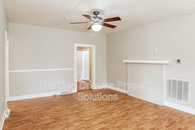 Photo - 842 Efird St