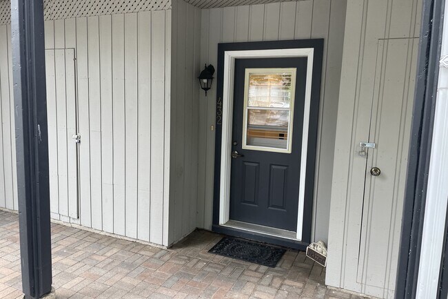 Photo - 432 Mariners Way