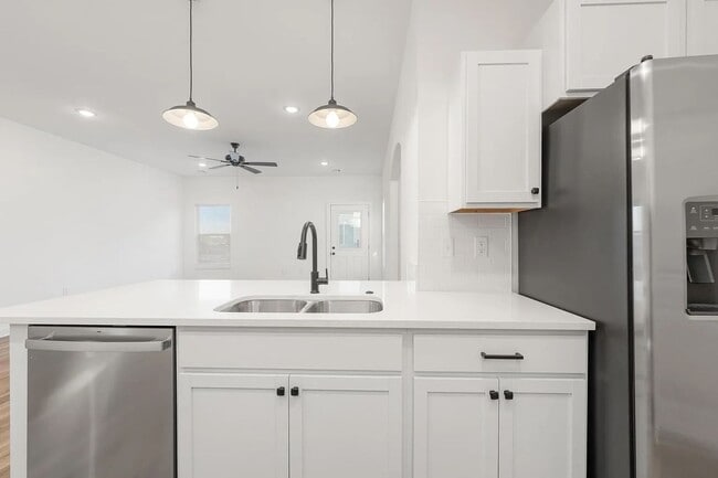 Photo - 2133 E Elk Rdg Ave