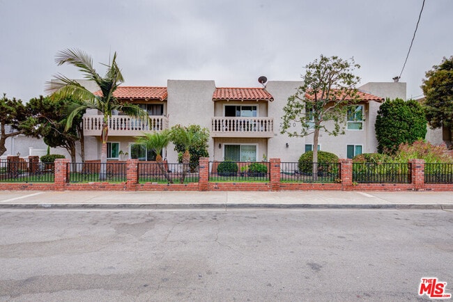 Photo - 2020 Graham Ave Unidad 103