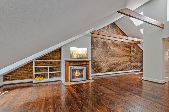 Photo - Available Now! Georgetown! Professionally ... Unit 8