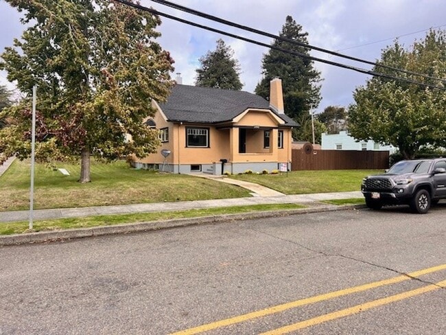 Building Photo - 1416 Unit 590