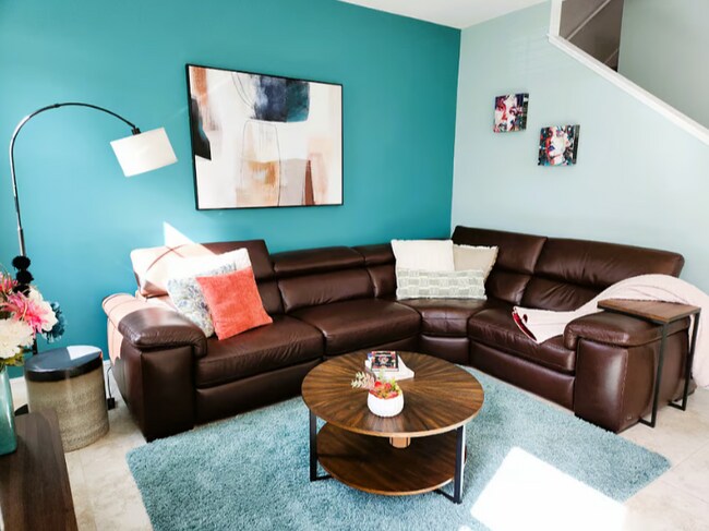 Photo - Beautiful FULLY FURNISHED 3 bedroom, 2.5 b... Unit 106