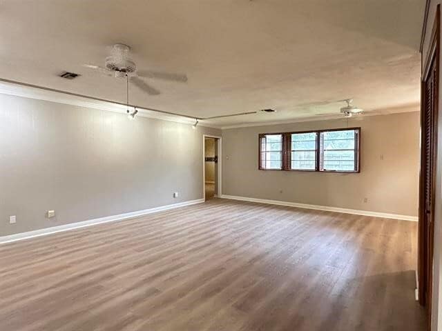 Photo - 270 Ferndale Ln