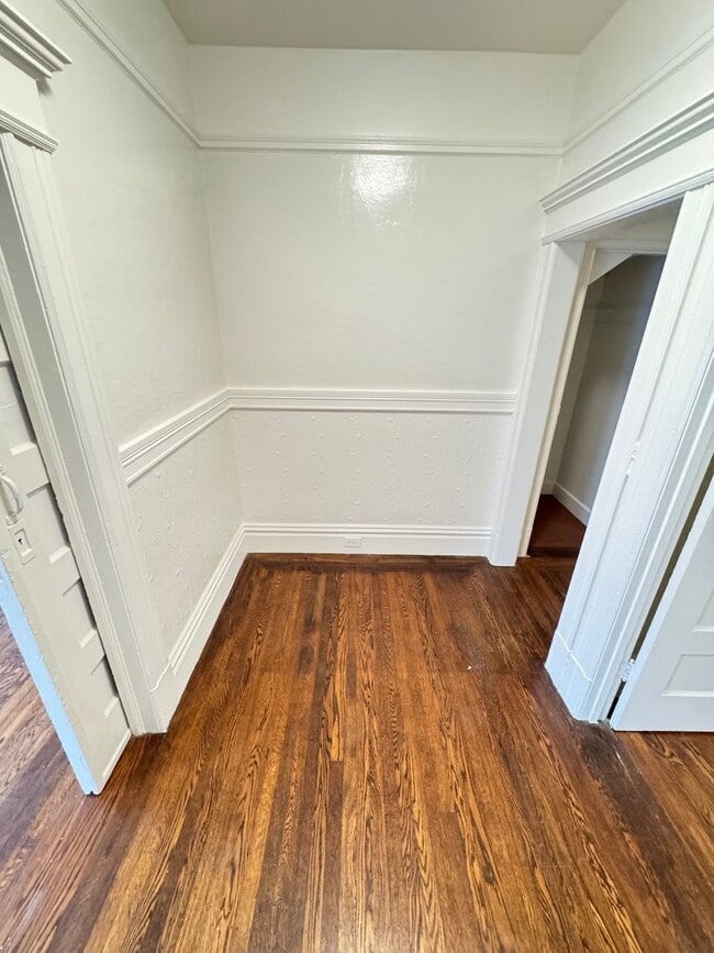 Photo - Central/Waller Unit 1118