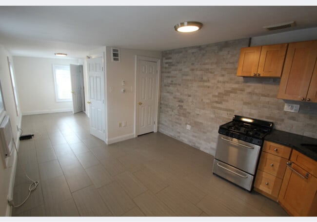 Photo - 1920 Bainbridge St Unidad 3R