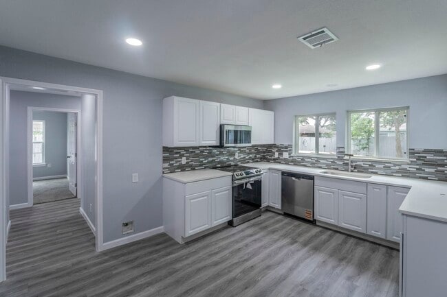 Building Photo - 4118 Groton Dr Rental