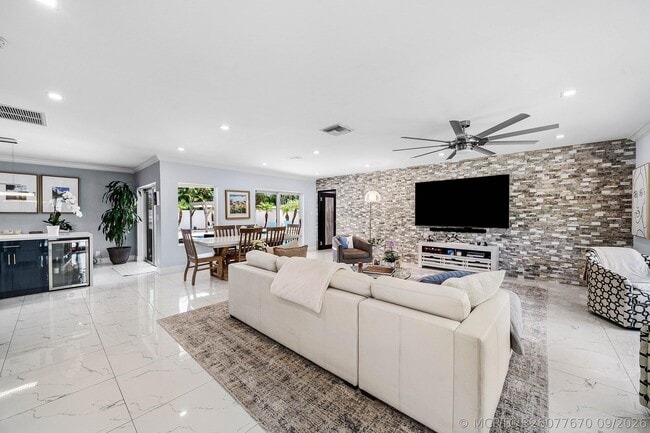 1029 W Palmetto Park Rd
