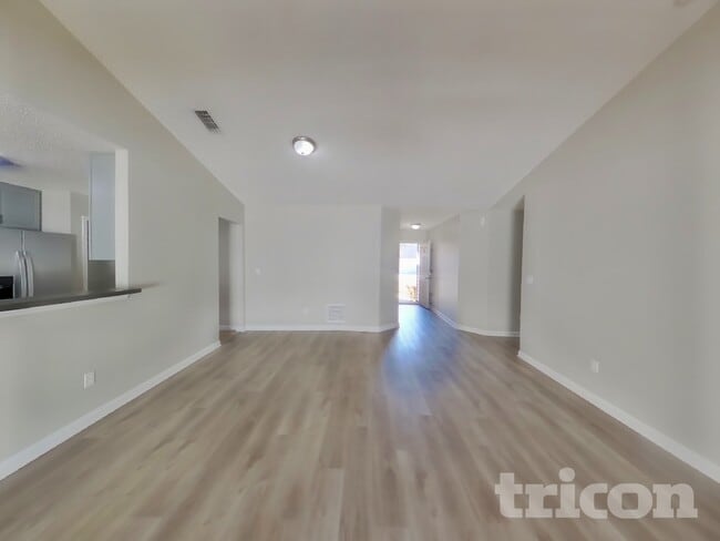 Photo - 6669 Southern Oaks Dr