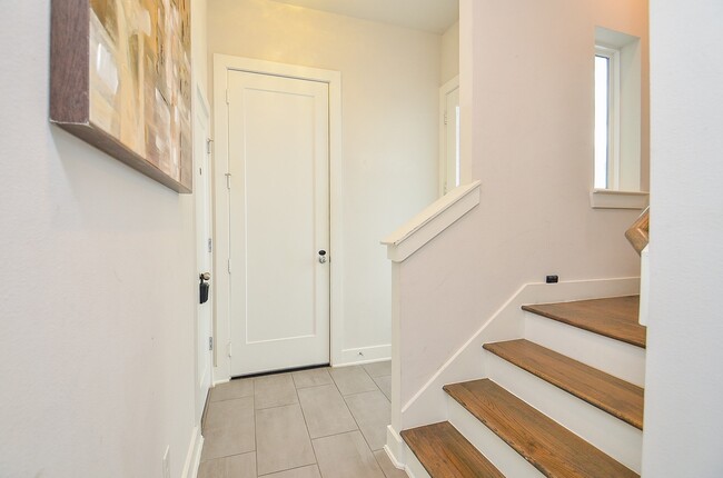 Photo - 5811 Fairdale Ln