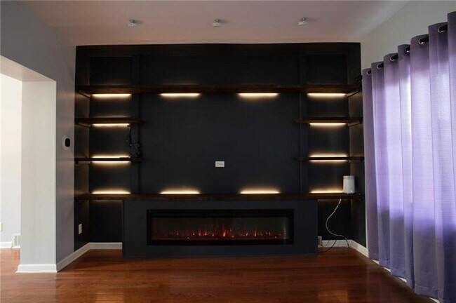 Photo - 1636 Dagmar Ave